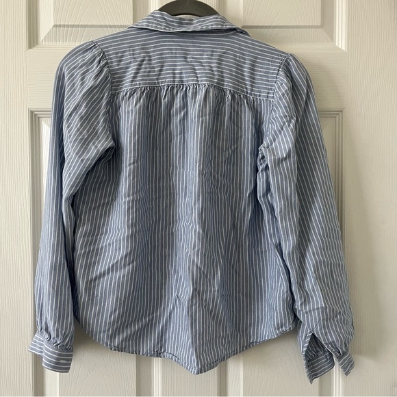 Flowy casual Blue and White Button down - Picture 4 of 5